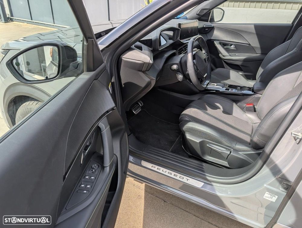 Peugeot e-2008 54 kWh GT - 8
