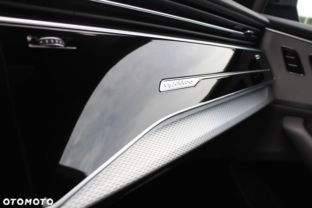 Audi SQ8 - 25