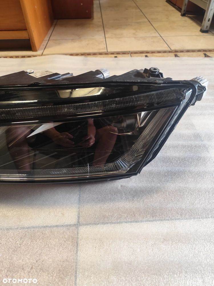 Reflektor Lewy Skoda Octavia IV 2020- Nr Org 5E4941015A - 4