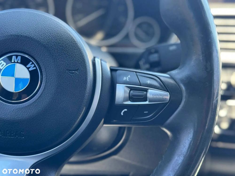BMW Seria 3 330i xDrive - 24
