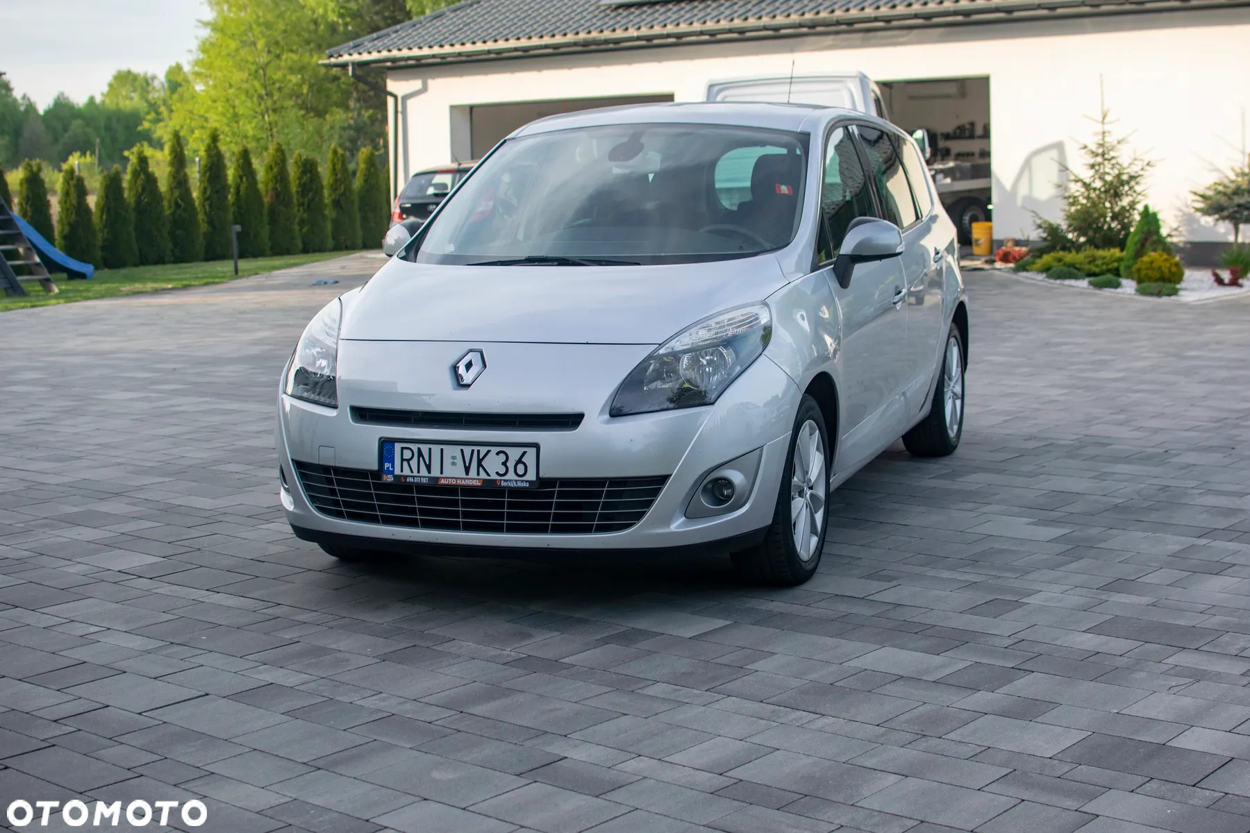 Renault Grand Scenic - 34
