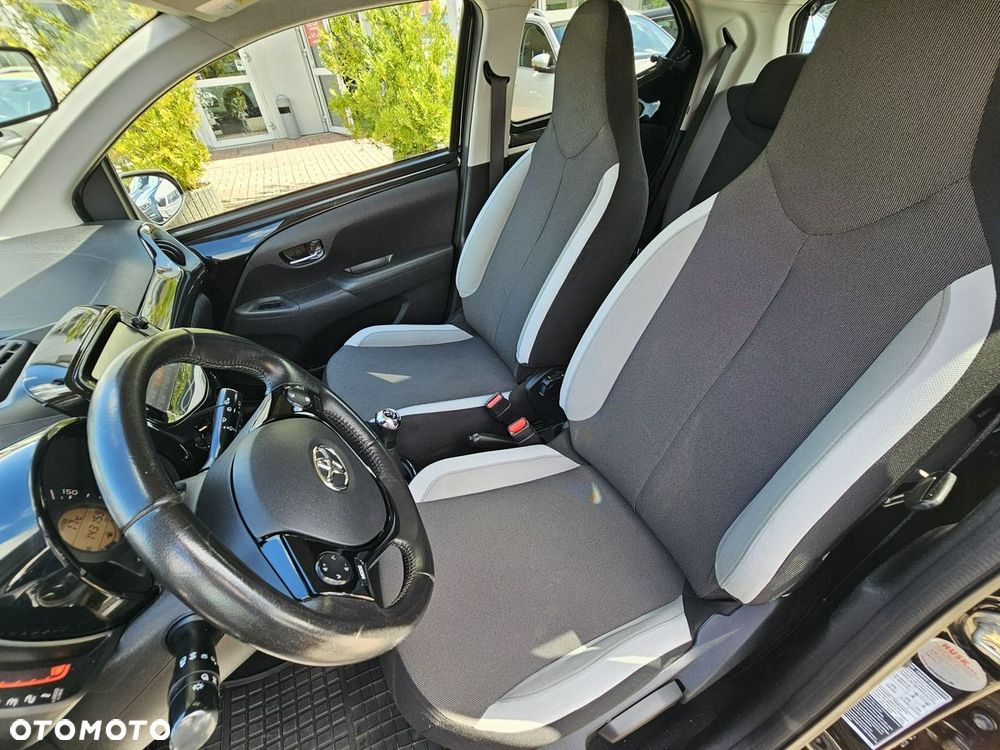 Toyota Aygo x-play touch - 15