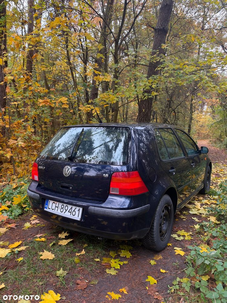 Volkswagen Golf 1.6 - 12