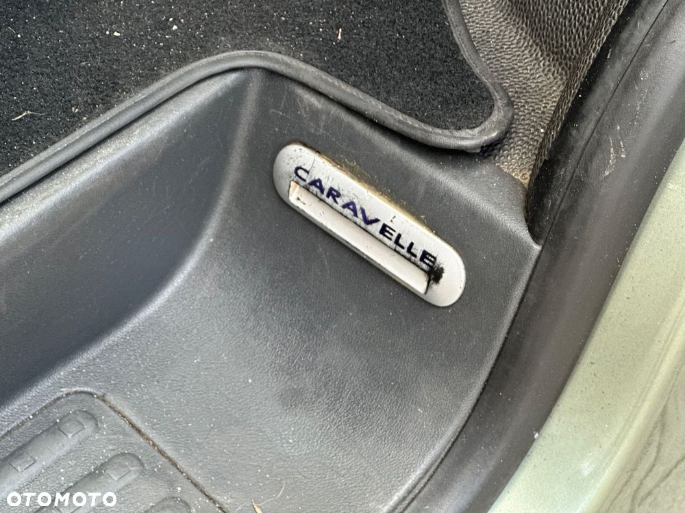 Volkswagen Caravelle - 13