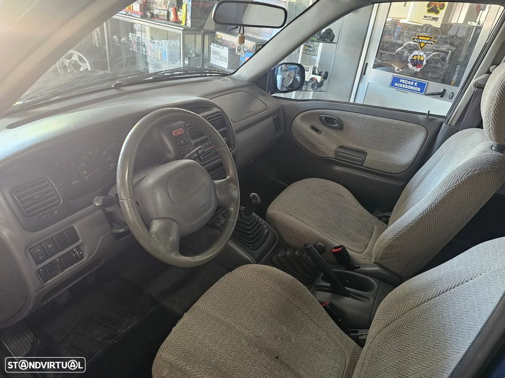 Suzuki Grand Vitara Metal Top 2.0 TDi - 6