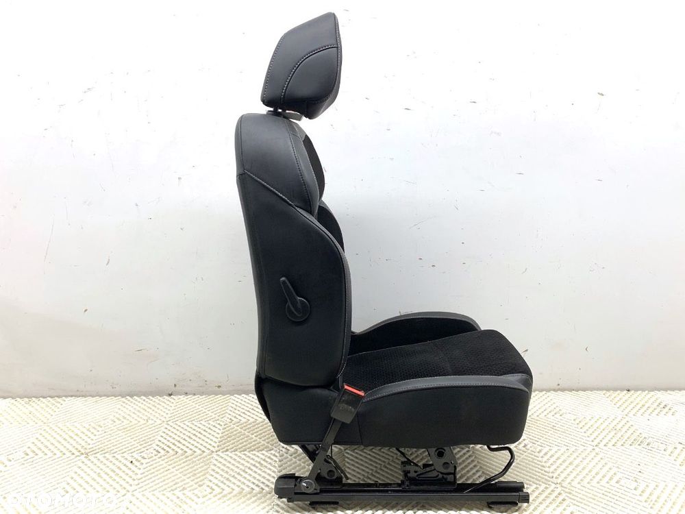 FOTEL LEWY PRZÓD  RENAULT MEGANE IV sedan 2016 - 2022 1.3 TCe 140 (LVNB) 103 kW [140 KM] benzyna - 7