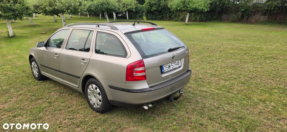 Skoda Octavia 1.9 TDI Elegance DSG - 4