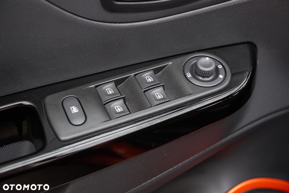 Renault Captur (ENERGY) TCe 90 BOSE EDITION - 27