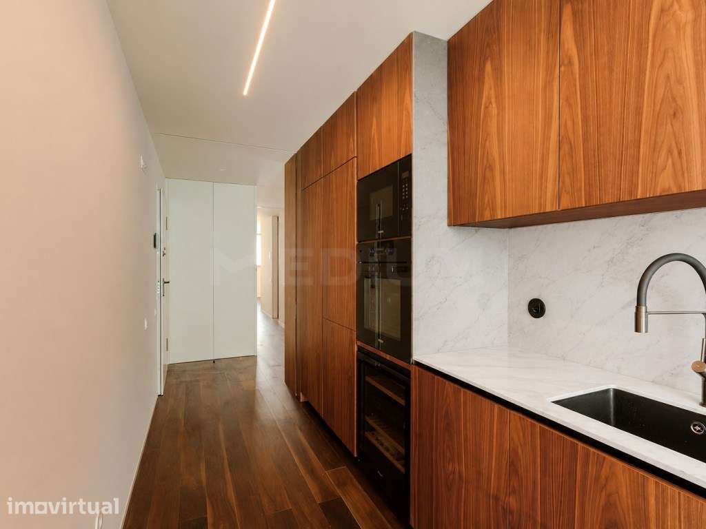 Apartamento T2 inserido no empreendimento 'Marina Terrace' - Grande imagem: 4/26