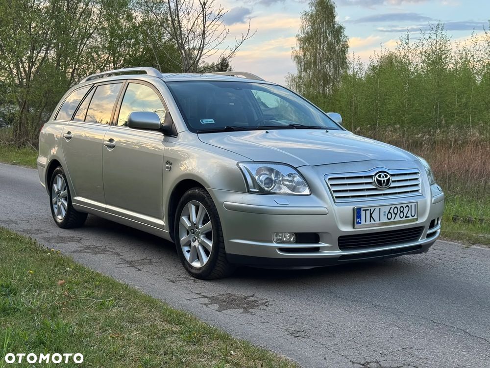 Toyota Avensis 2.0 D-4D Executive - 1