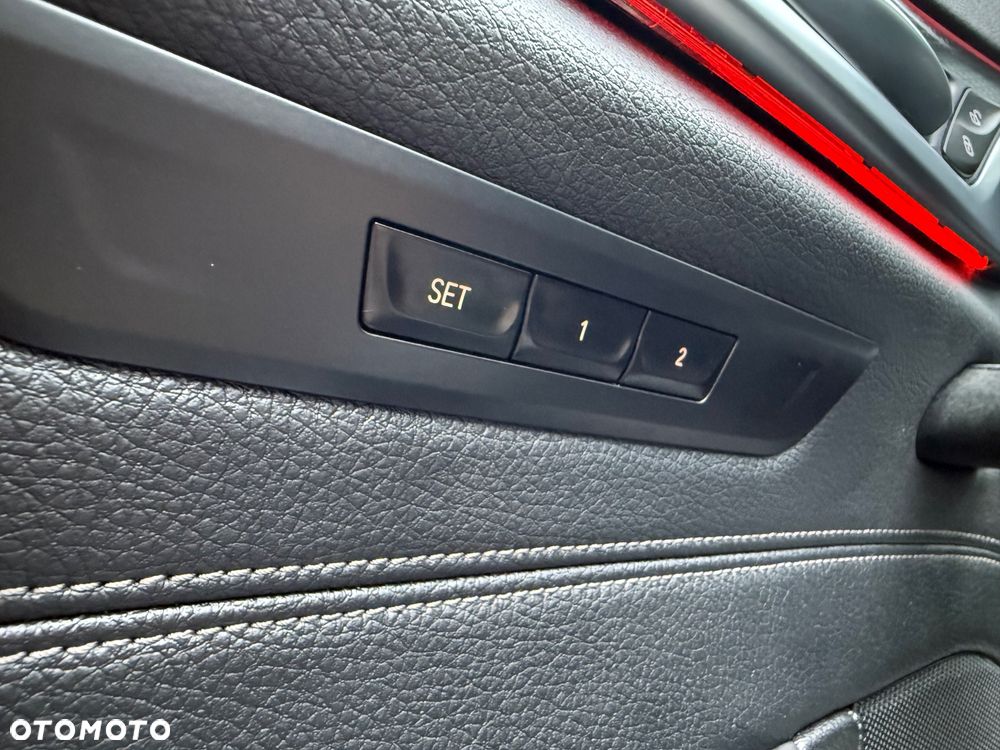 BMW Seria 5 520d xDrive M Sport Edition - 29