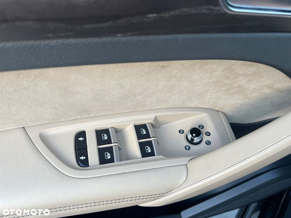 Audi Q5 2.0 TDI Quattro Design S tronic - 29