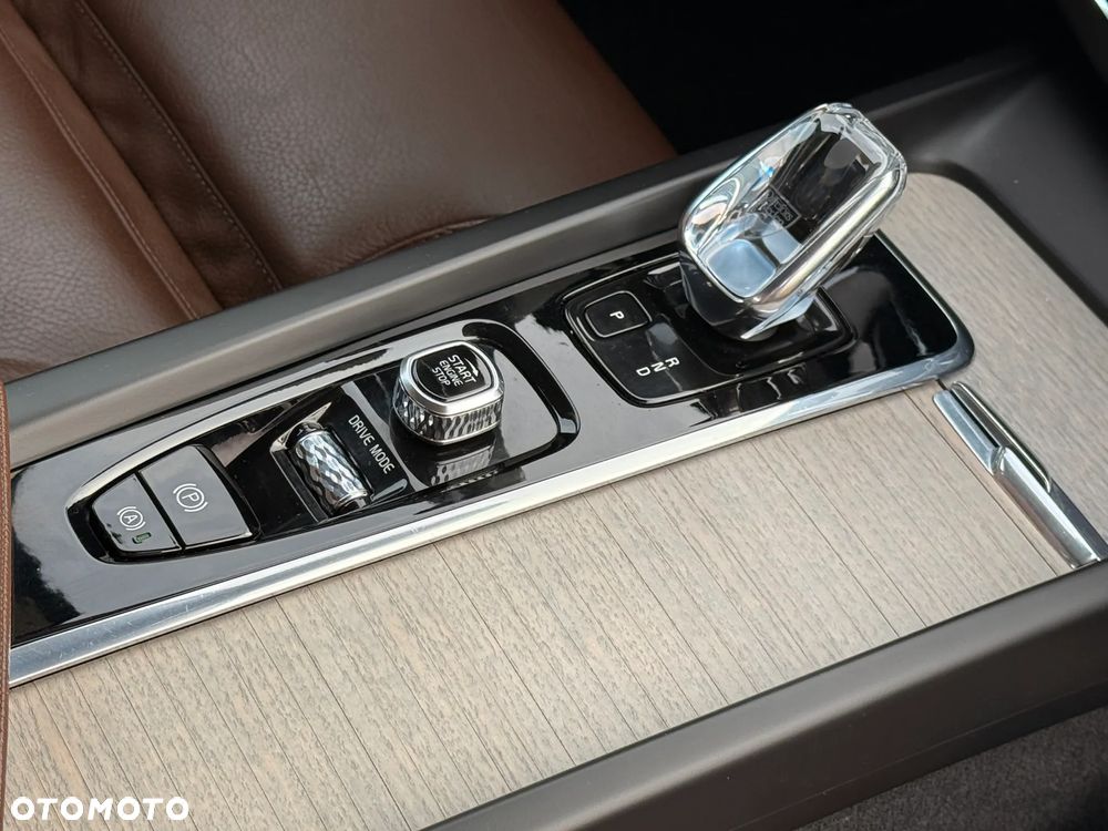 Volvo XC 60 B4 D AWD Geartronic Inscription - 23