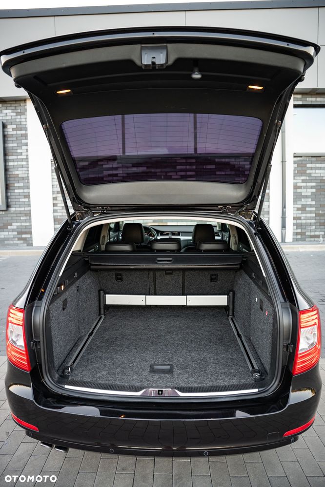Skoda Superb 2.0 TDI L&K DSG - 32