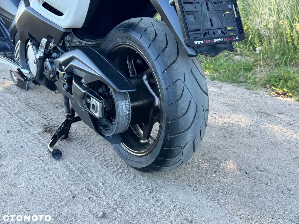 Yamaha Tmax - 12