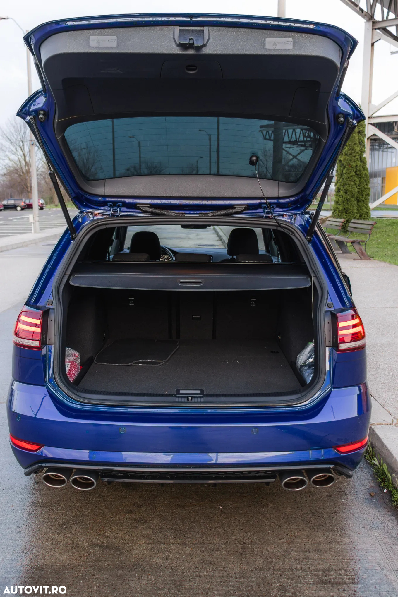Volkswagen Golf Variant R 2.0 TSI OPF 4Motion DSG - 17