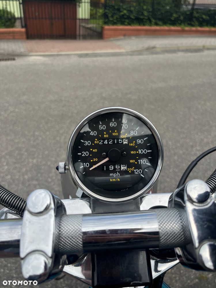 Suzuki Intruder - 8