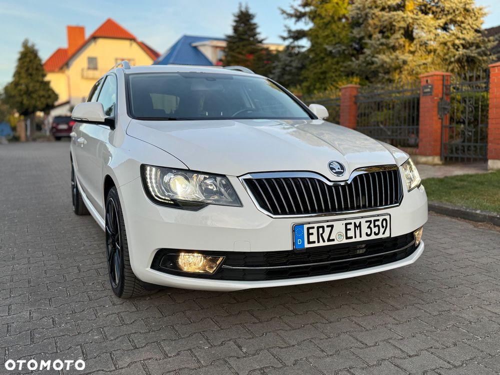 Skoda Superb 2.0 TDI DSG Exclusive - 4