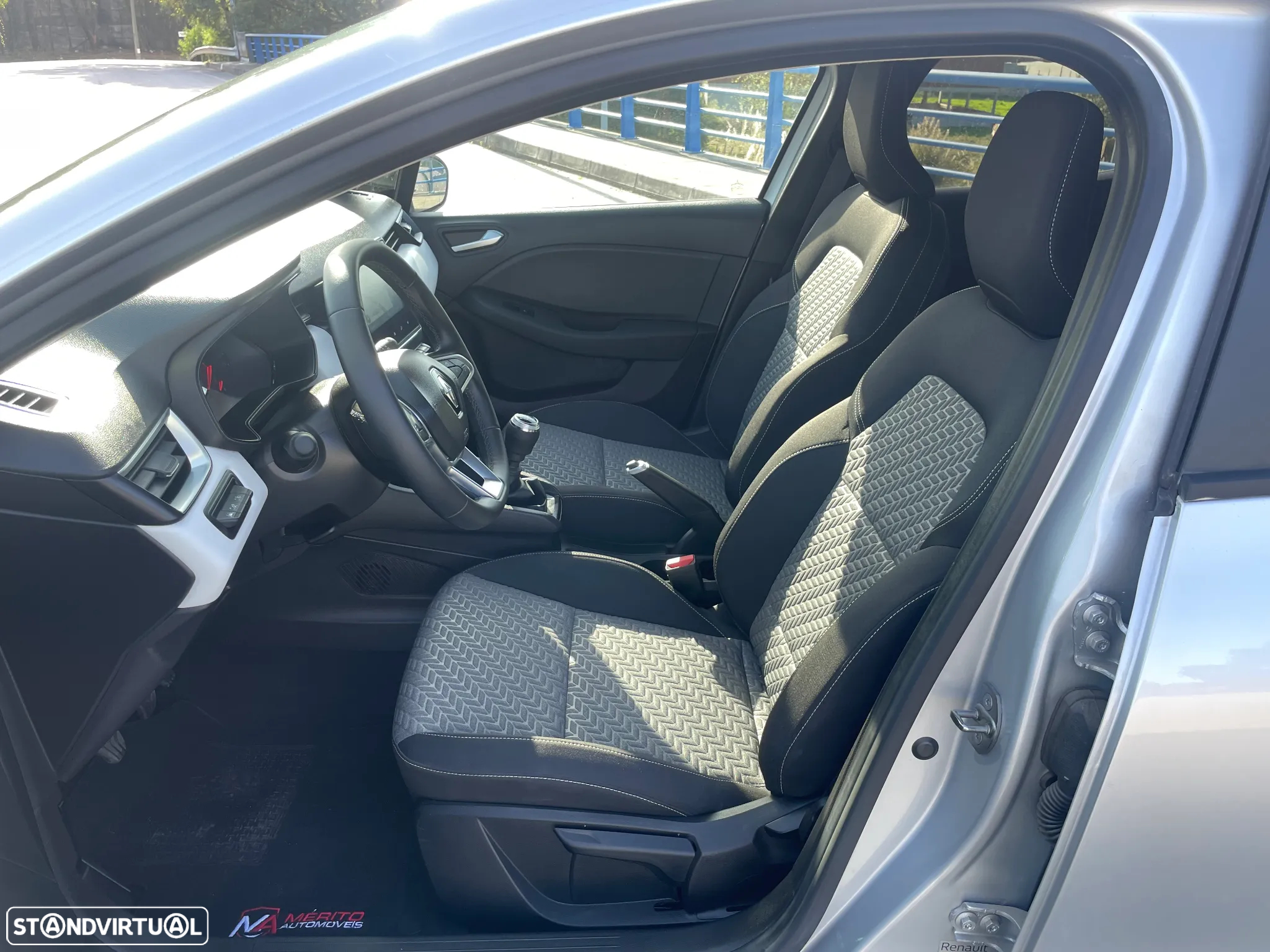 Renault Clio 1.0 TCe Techno - 10