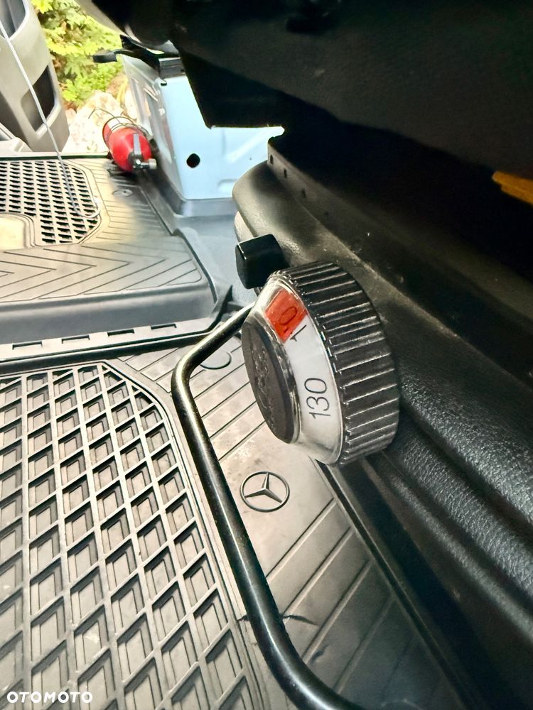 Mercedes-Benz Sprinter - 13