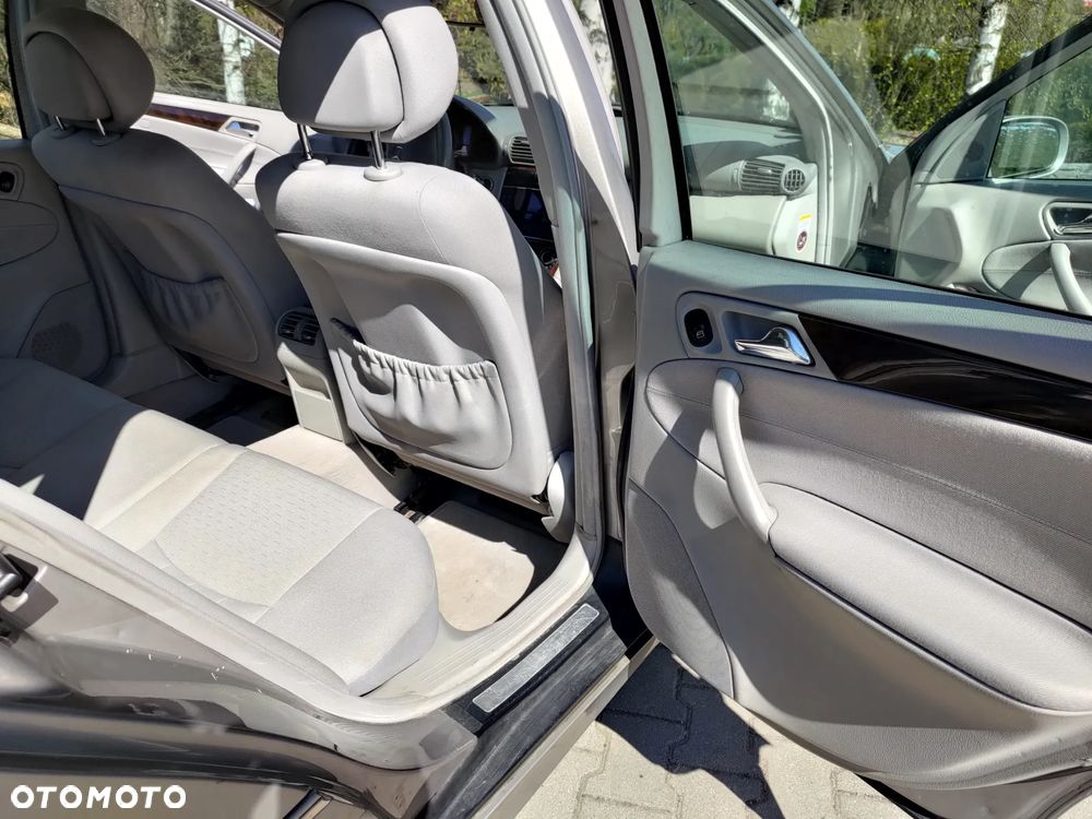 Mercedes-Benz Klasa C 220 CDI Elegance - 16