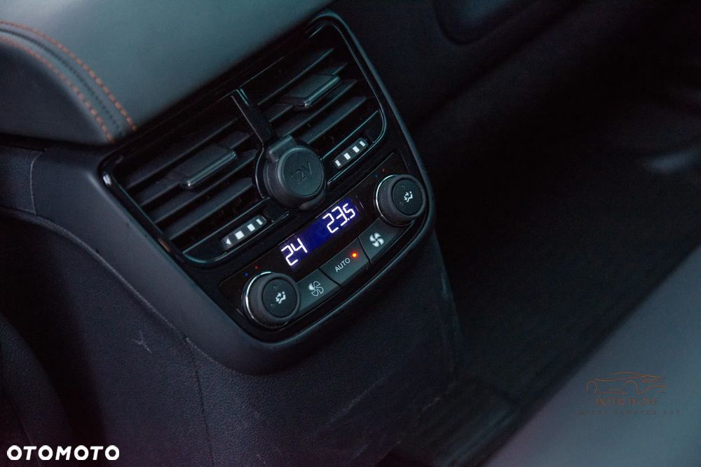 Peugeot 508 RXH Hybrid4 - 24