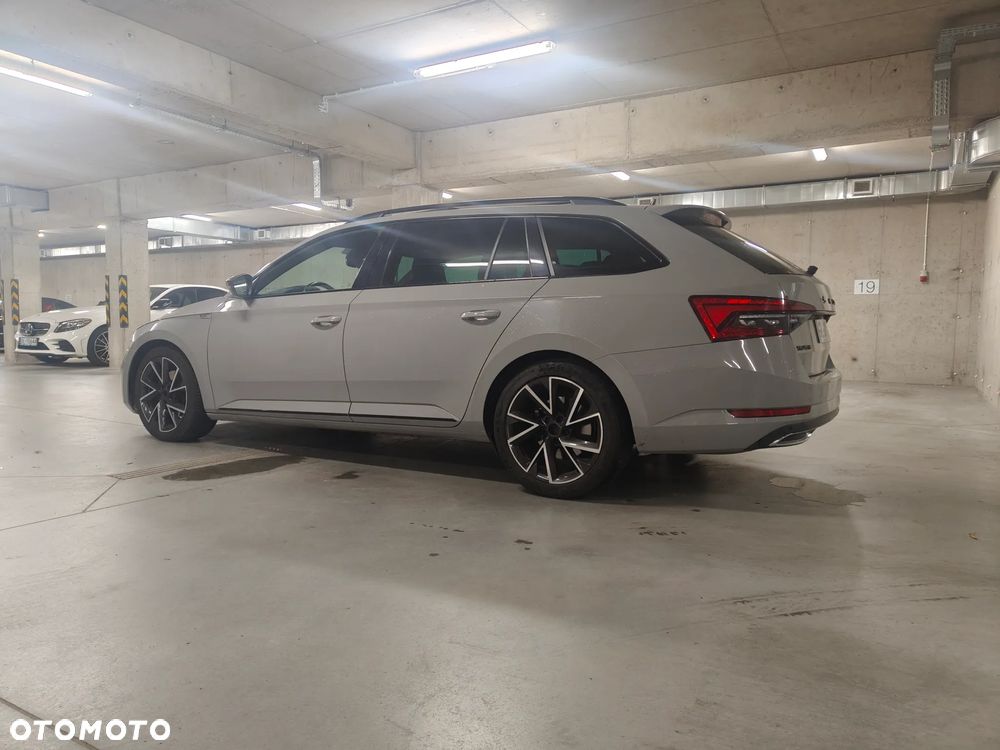 Skoda Superb 2.0 TDI DSG Sportline - 11
