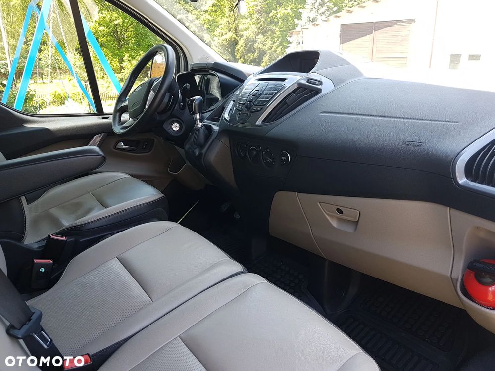 Ford Tourneo Custom - 5