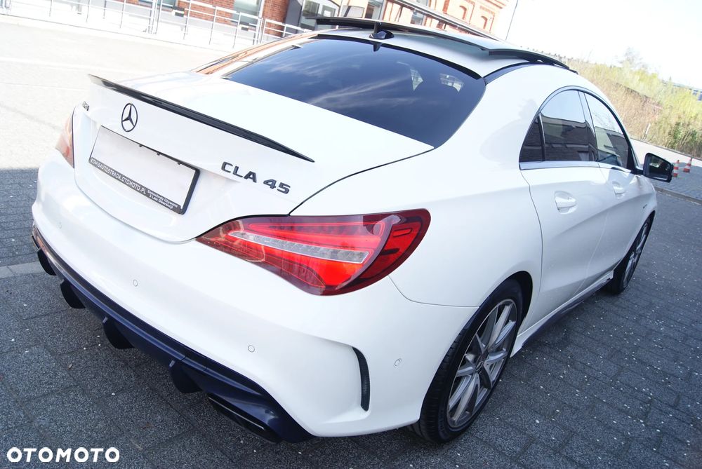 Mercedes-Benz CLA AMG 45 4-Matic - 12
