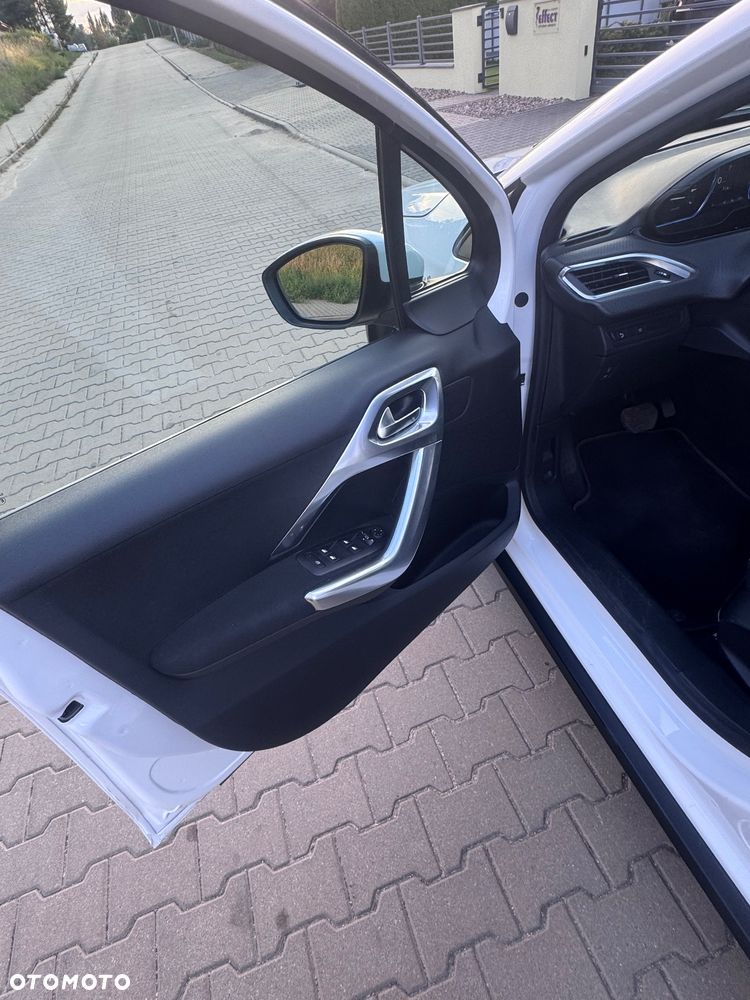 Peugeot 2008 1.2 Pure Tech Style S&S EAT6 - 15