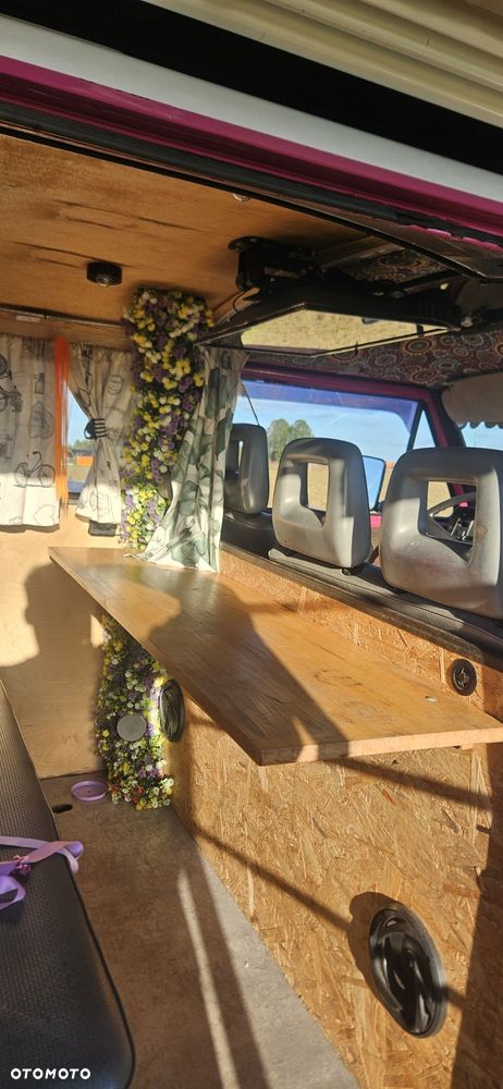 Volkswagen Transporter - 7
