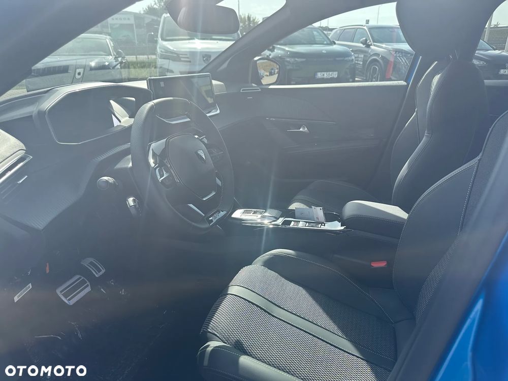 Peugeot 208 1.2 mHEV GT - 11