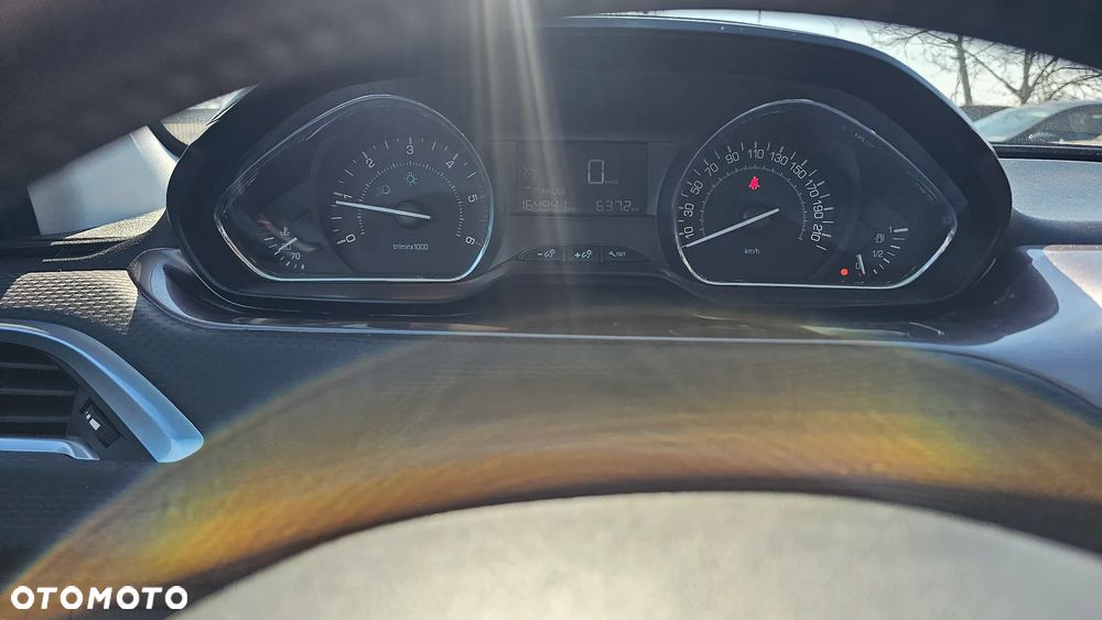 Peugeot 2008 1.6 e-HDi Style S&S - 14