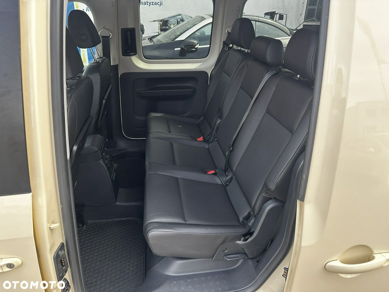 Volkswagen Caddy - 23