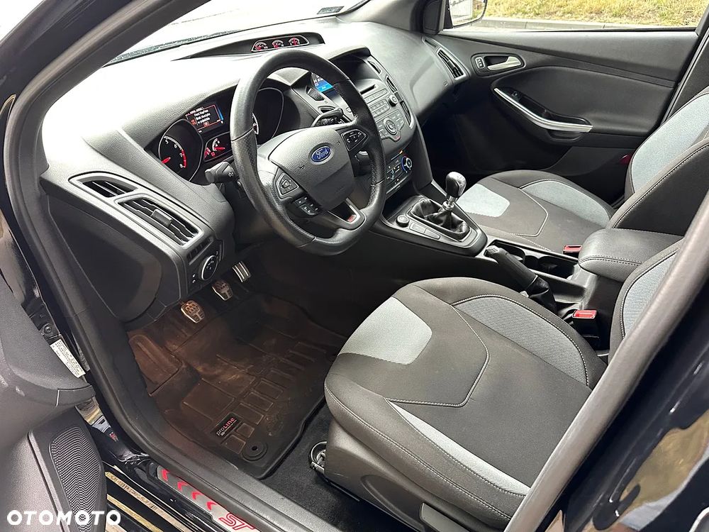 Ford Focus 2.0 EcoBoost ST - 6