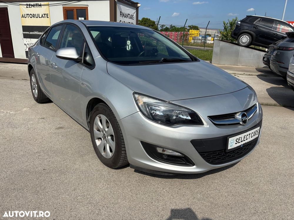 Opel Astra 1.4 Turbo ECOTEC Start/Stop Cosmo - 4