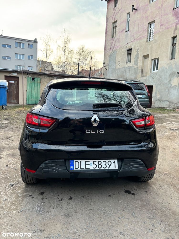 Renault Clio 1.2 16V 75 Experience - 5