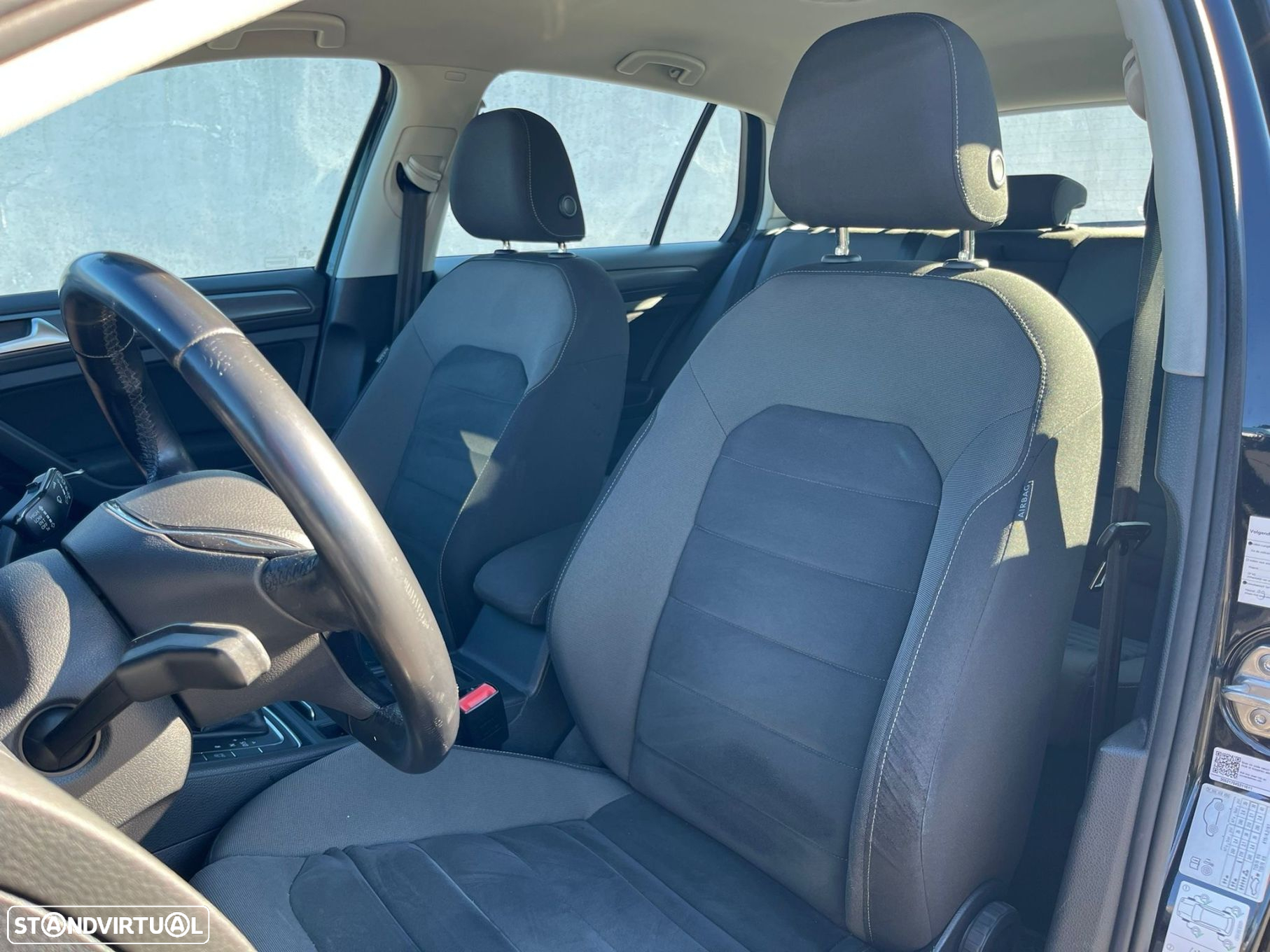 VW Golf 1.6 TDI R-Line DSG - 16