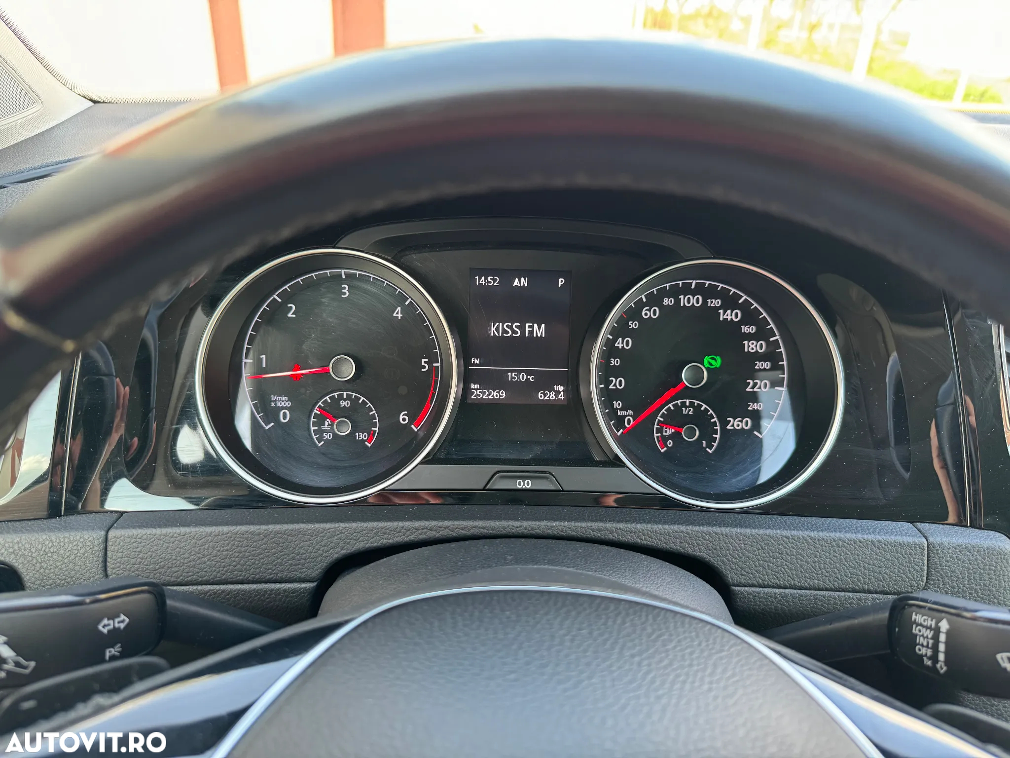 Volkswagen Golf 1.6 TDI SCR DSG Join - 32
