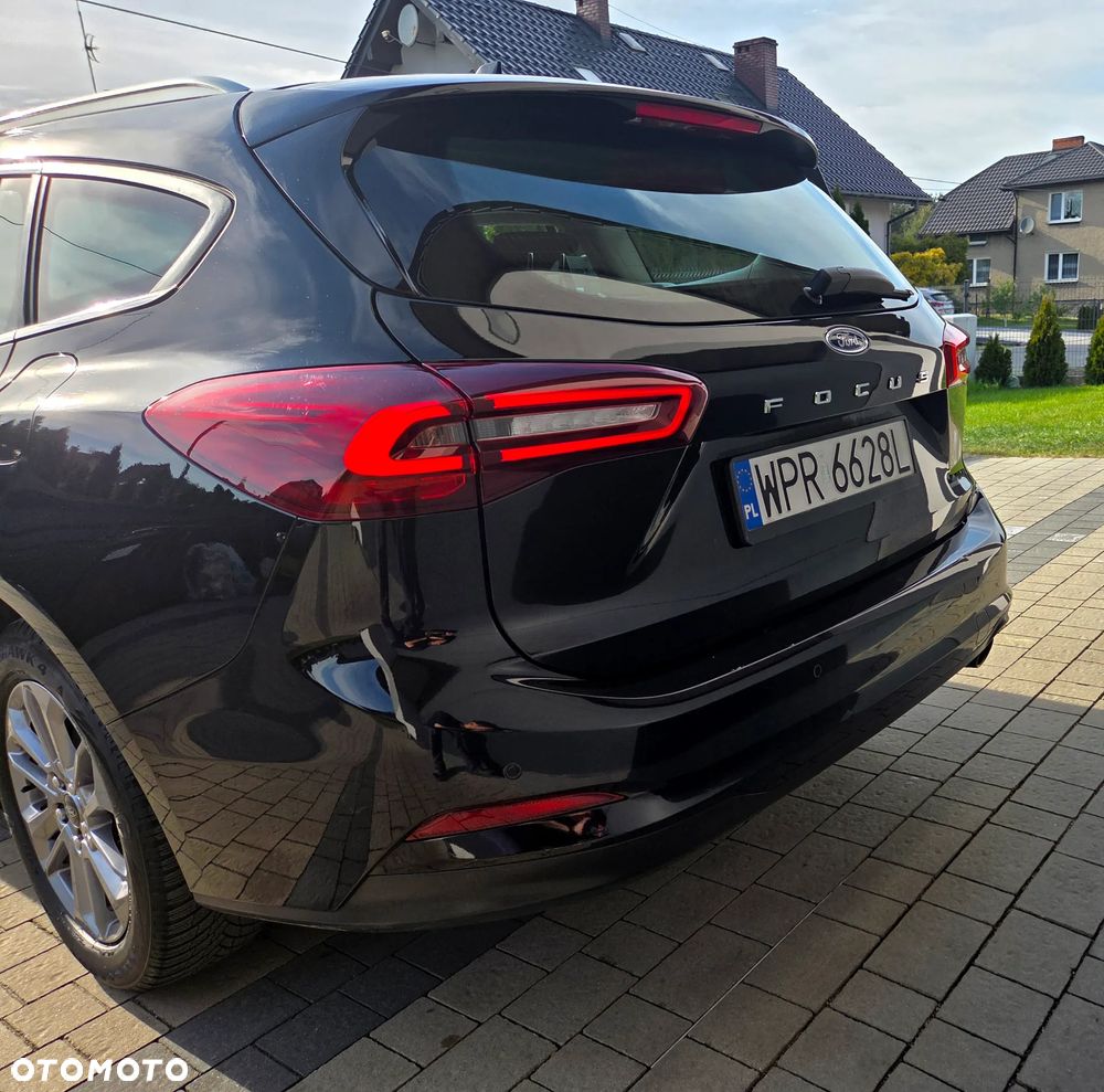Ford Focus 1.0 EcoBoost Titanium - 11