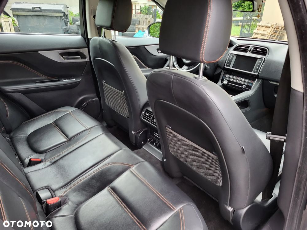 Jaguar F-Pace 2.0 i4D AWD Pure - 17