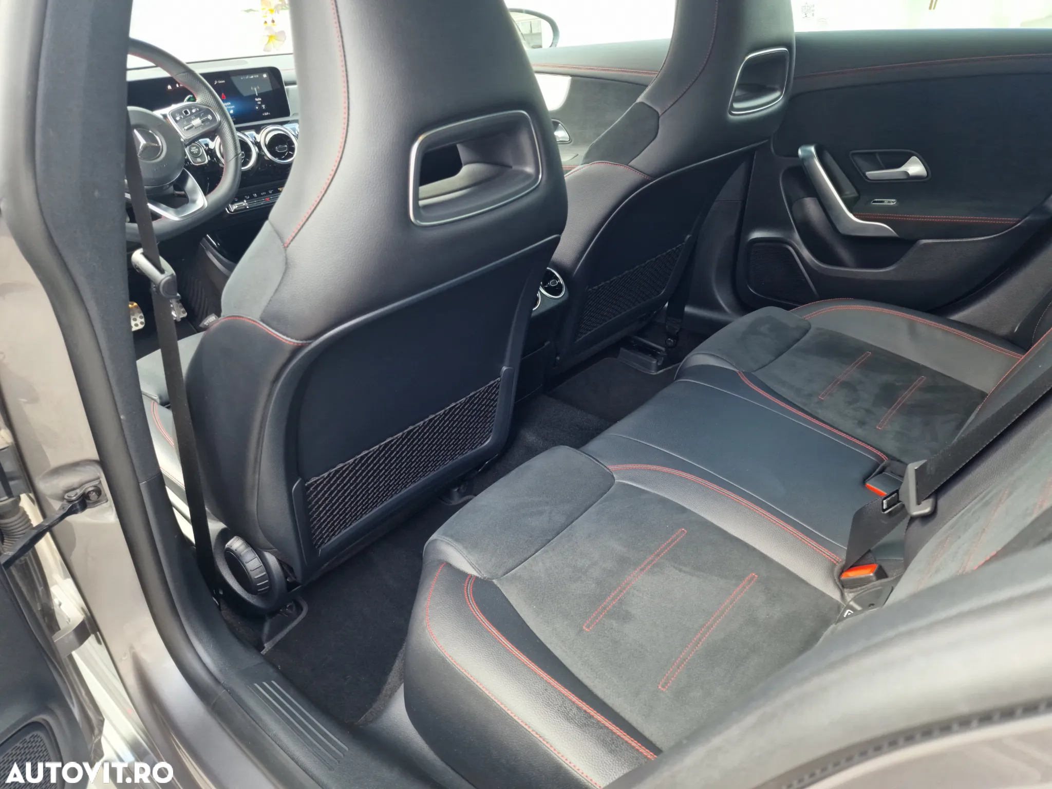 Mercedes-Benz CLA 180 7G-DCT AMG Line - 36