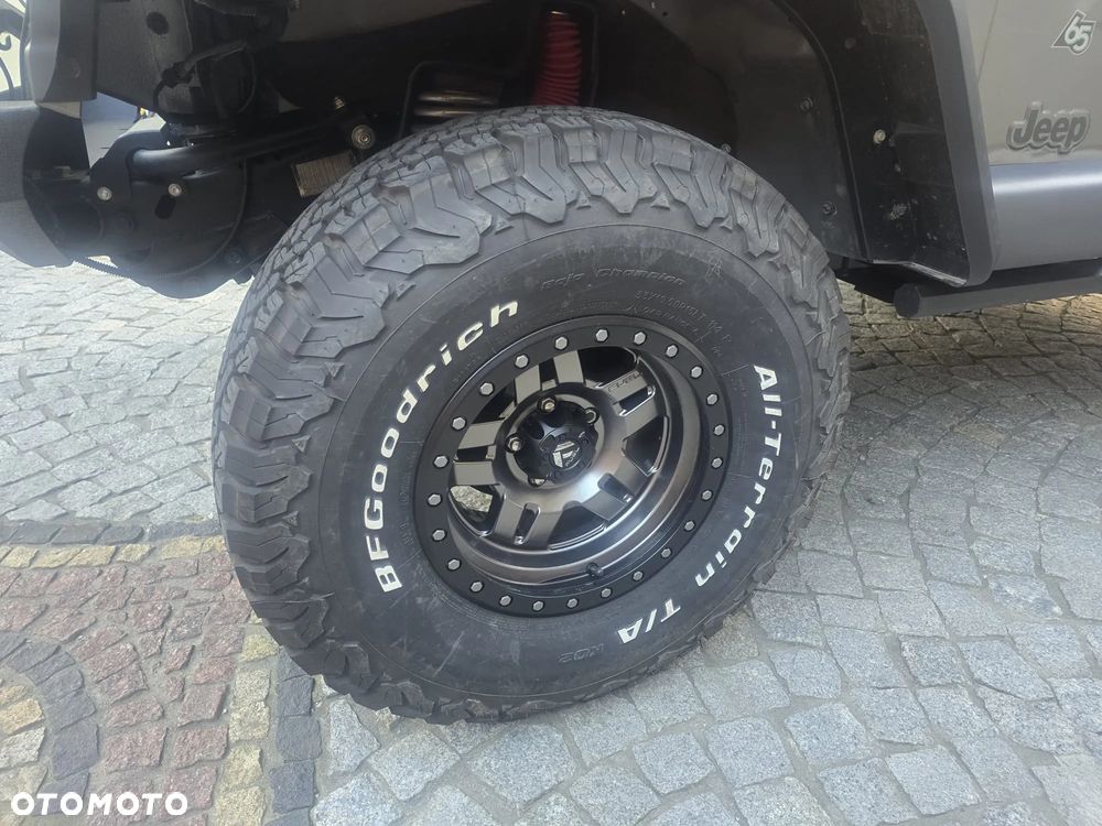 Jeep Wrangler - 9