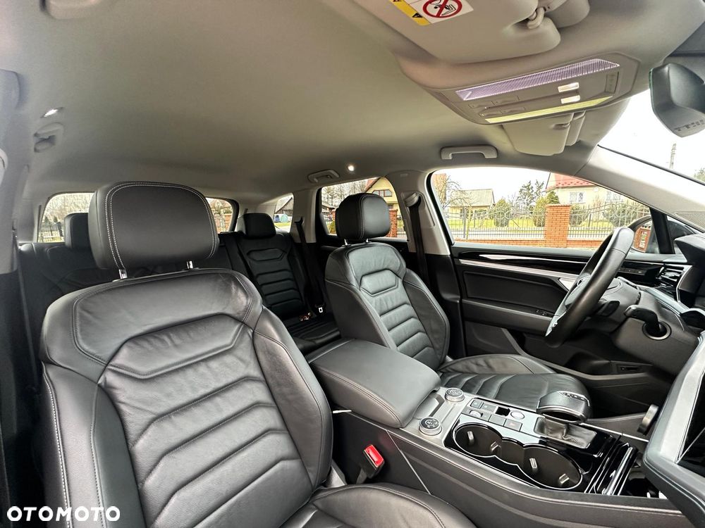 Volkswagen Touareg - 19