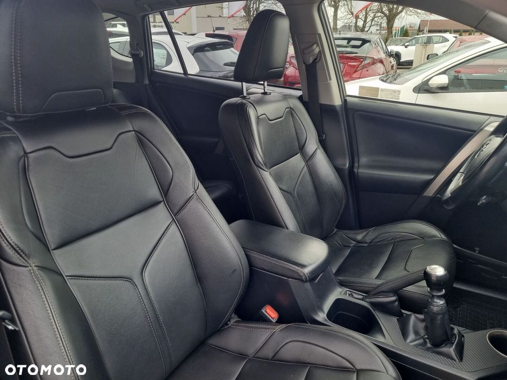 Toyota RAV4 - 11