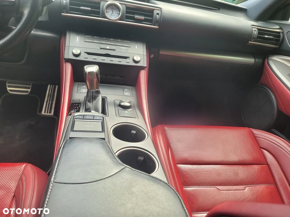 Lexus RC 200t / 300 F Sport - 14