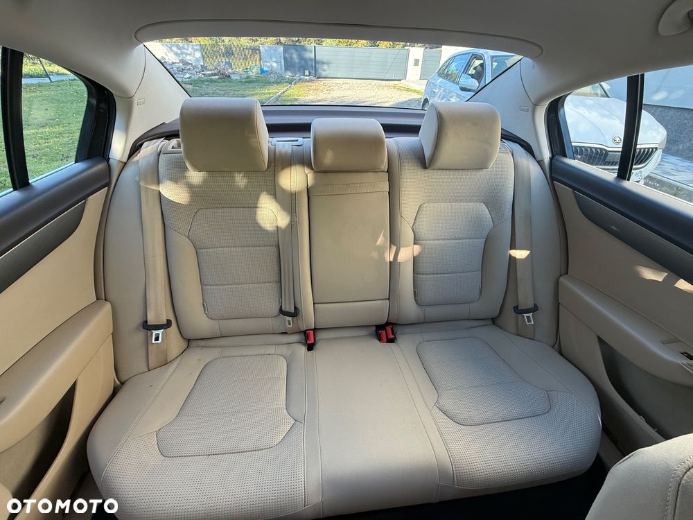 Volkswagen Passat - 23