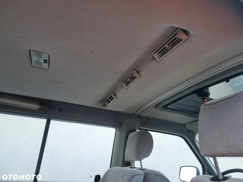 Volkswagen Multivan Standard - 12