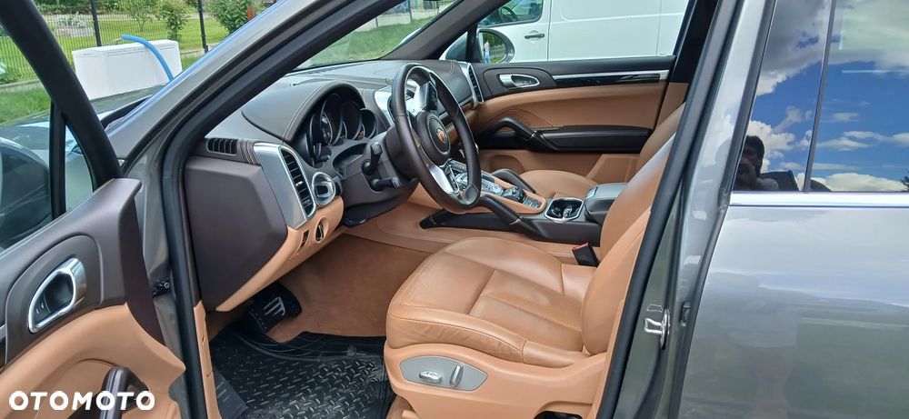 Porsche Cayenne - 8