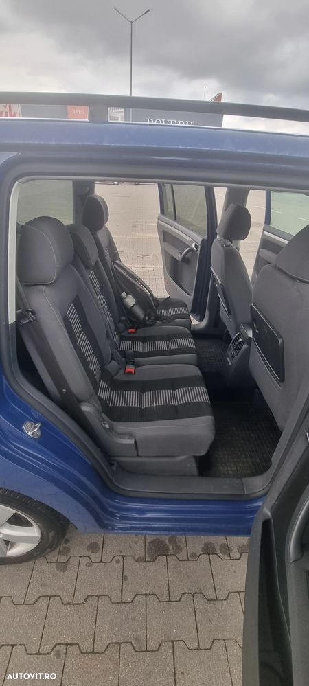 Volkswagen Touran - 2